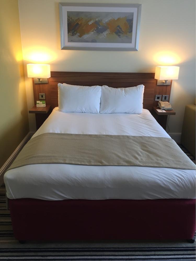 Holiday Inn Reading West By Ihg Екстериор снимка