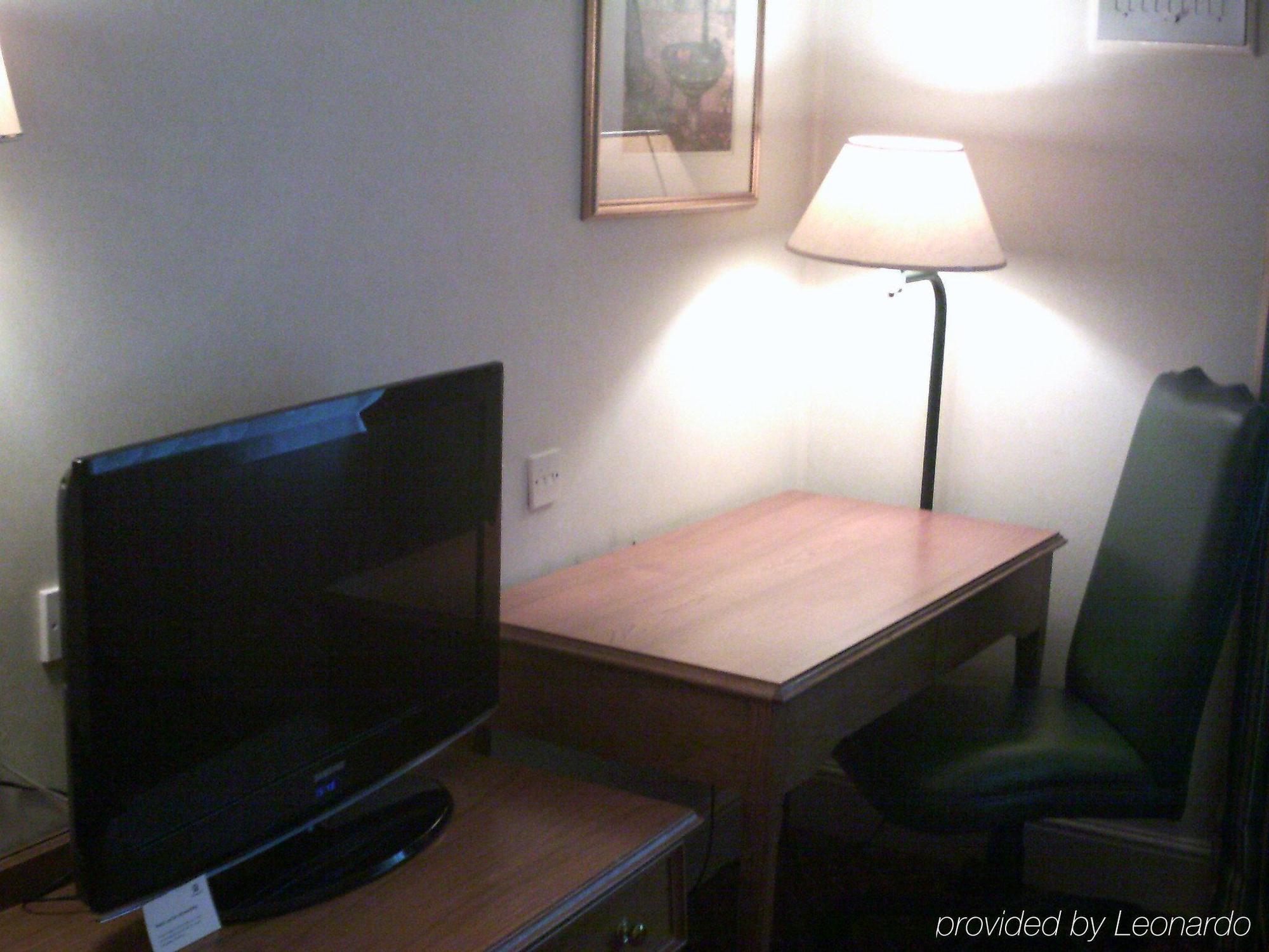 Holiday Inn Reading West By Ihg Екстериор снимка